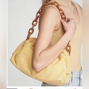 Mansur Gavriel Twist Cloud
Clutch Shoulder Bag Natural